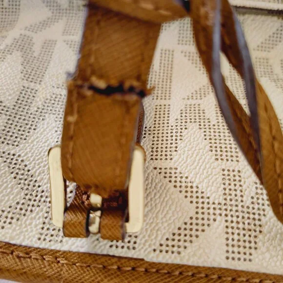 MICHAEL KORS SIGNATURE JET SET TOTE BAG - Picture 9 of 9